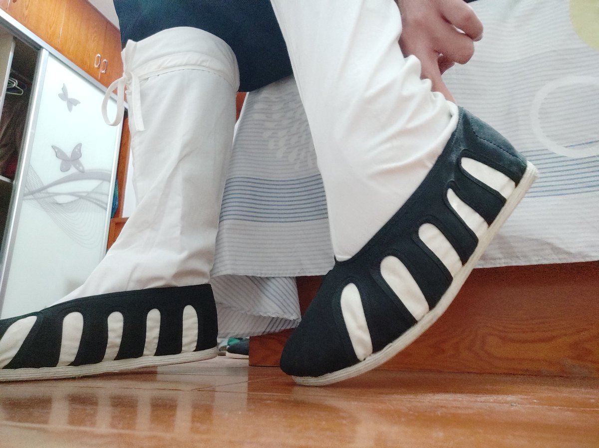 HeartoInk's tweet photo. 哎呀呀，腿累啦 https://t.co/ZLwXImaFlO