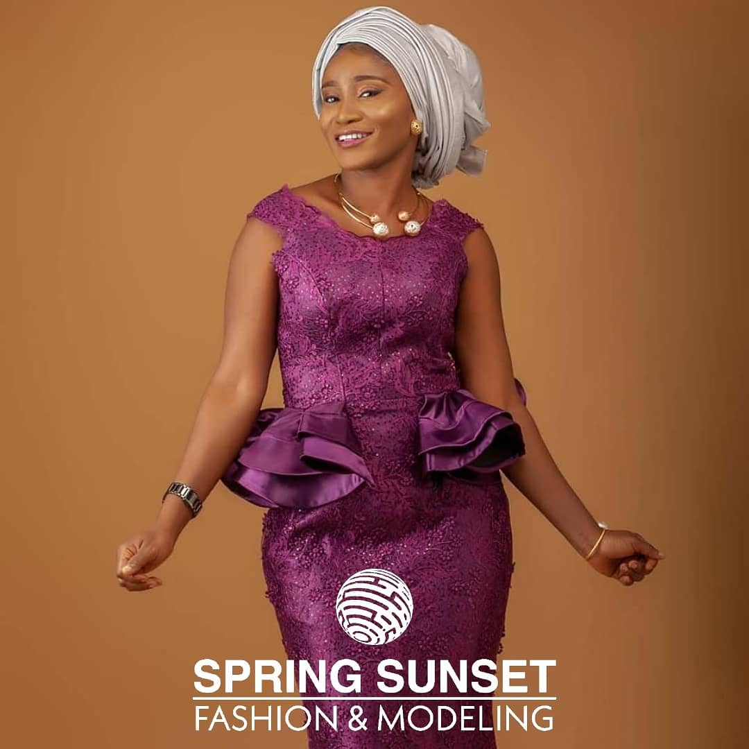JopiterStudios's tweet photo. We're featuring another entrepreneur , Fashion admirer, self made model and Instagram Boss lady @farsylart

#SpringSunsetNg #SpringSunset #Fashion #Model #Brand https://t.co/I597pWTWNi