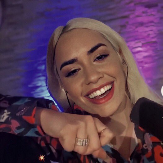 lalaespos21's tweet image. Hola @Spanish_charts propongo como canción candidata a entrar al #Top30Chart a #LoQueTengoYo de Lali @lalioficial