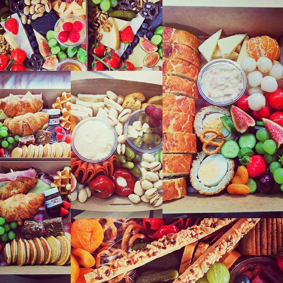 TenBarForfar's tweet photo. Platters a-plenty! Please remember orders end tonight at 6pm so we can be organised.... Feeding Angus this weekend 🤗 💪
#fresh #kitsch10 @10cafebar https://t.co/jy2fnxqSgW