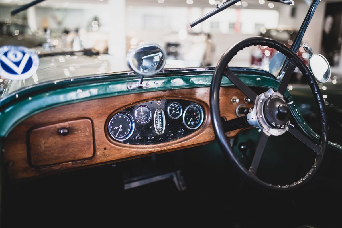 AlvisCarCompany's tweet photo. The dashboard of a 1931 TJ 12/60 Beetleback by Carbodies.
#Alvis #AlvisCars #Supercar #ClassicCars #HistoricCars #VintageCars # LuxuryCars #Alvis100 #craftsmanship #instruments #UKmfg #BritishHeritage #MadeinBritain #forsale #classiccarsforsale #RedTriangle https://t.co/4PBybU7KZV