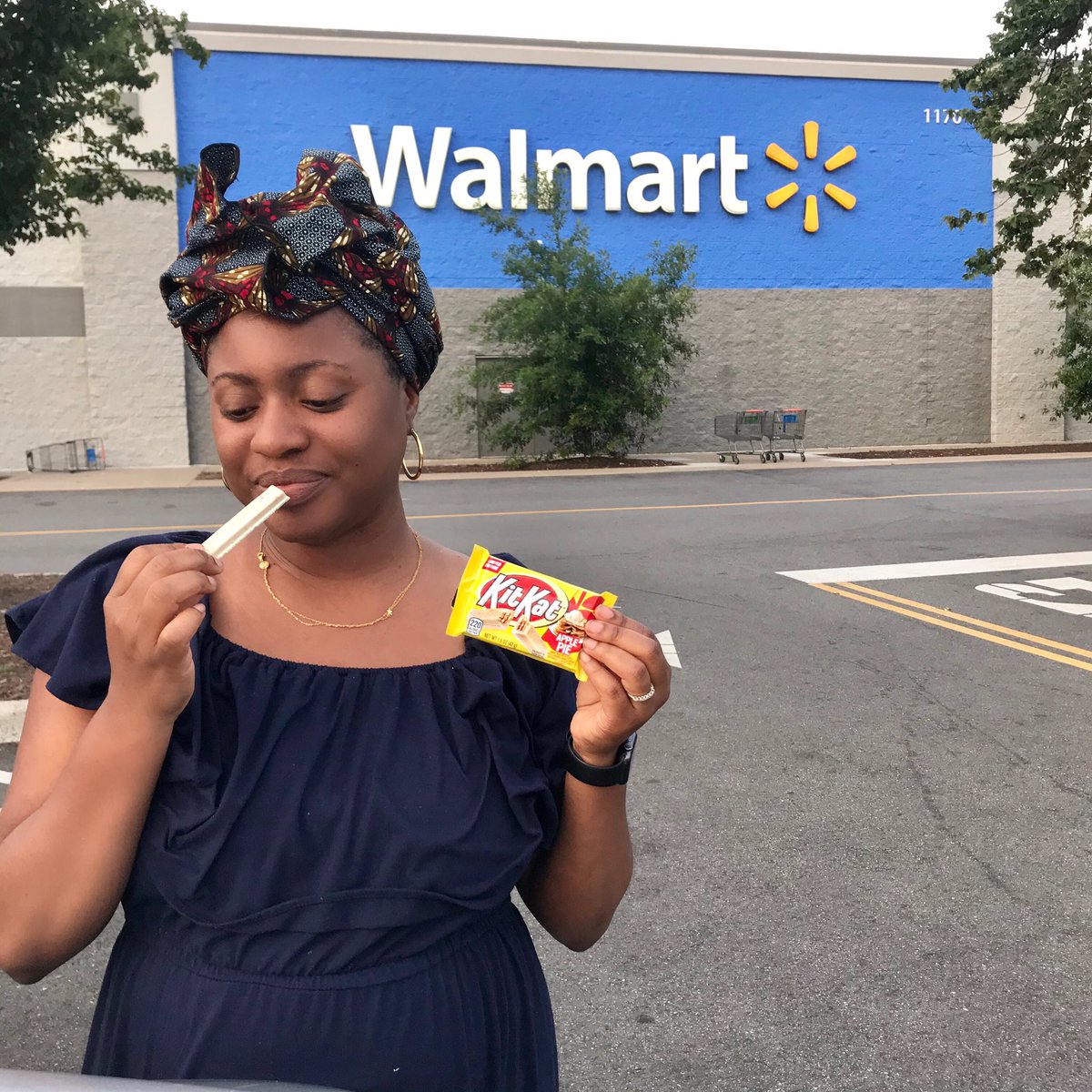 NaturallyGlamTV's tweet photo. #AD I was happy to find the new Limited Edition #ApplePieKitKat Bars at @Walmart. These are the perfect treat for summer - crisp wafers covered in Apple Pie flavored white crème. 🥧#FoundatWalmart @KitKat_US https://t.co/kb7Lb1Qjqt https://t.co/2u2HjiSLnH
