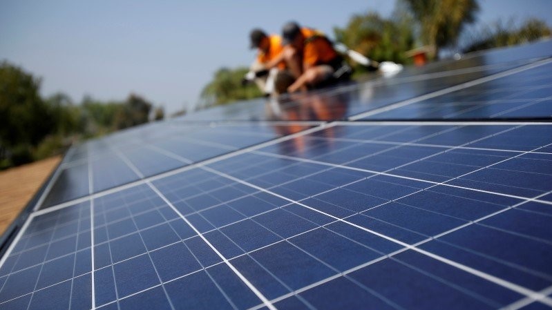 SEIA's tweet photo. NEW: @FERC makes the right decision by dismissing a controversial petition to end state and local jurisdiction over #solar net metering. 

SEIA's statement: https://t.co/EVgFI1rD1u https://t.co/5f3lkcp0QN
