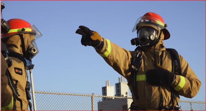 NRD_SanDiego's tweet photo. Every Sailor is a Fire Fighter
USS Bonhomme Richard (LHD 6) Fire, Naval Base San Diego, CA
https://t.co/q3G5QBtcmx
@LHD6BHR @USNavy @USNRecruiter @AmericasNavy @NavBaseSD @flynavy @SurfaceWarriors #ForgedByTheSea #OneTeamOneFight #USSDecatur #FedFire #AmericasNavy #COVID19 #LHD6 https://t.co/o1CkRloxsW