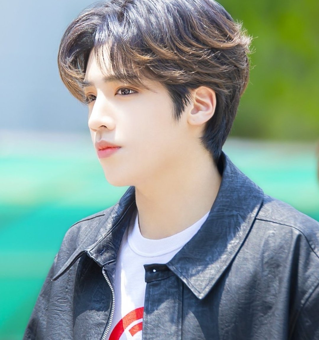 wooseok as pictures that i captured: a short thread  @CUBE_PTG