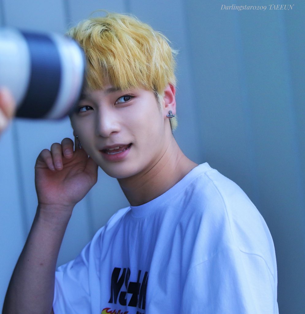 timetohangyul's tweet photo. 180717 더쇼 출근
#이한결 #한결 #HANGYUL https://t.co/xBayzmUXWr