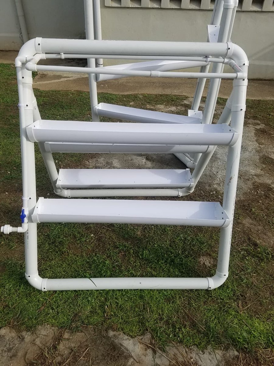 phae_868's tweet photo. So my family started a business where they make sustainable planters for quick &amp; easy watering of plants. They also come with or without watering systems. Prices my vary. Link up plant parents 😊
Signal Boost Please 📡🙏🏾 https://t.co/Z9PY58YCBa