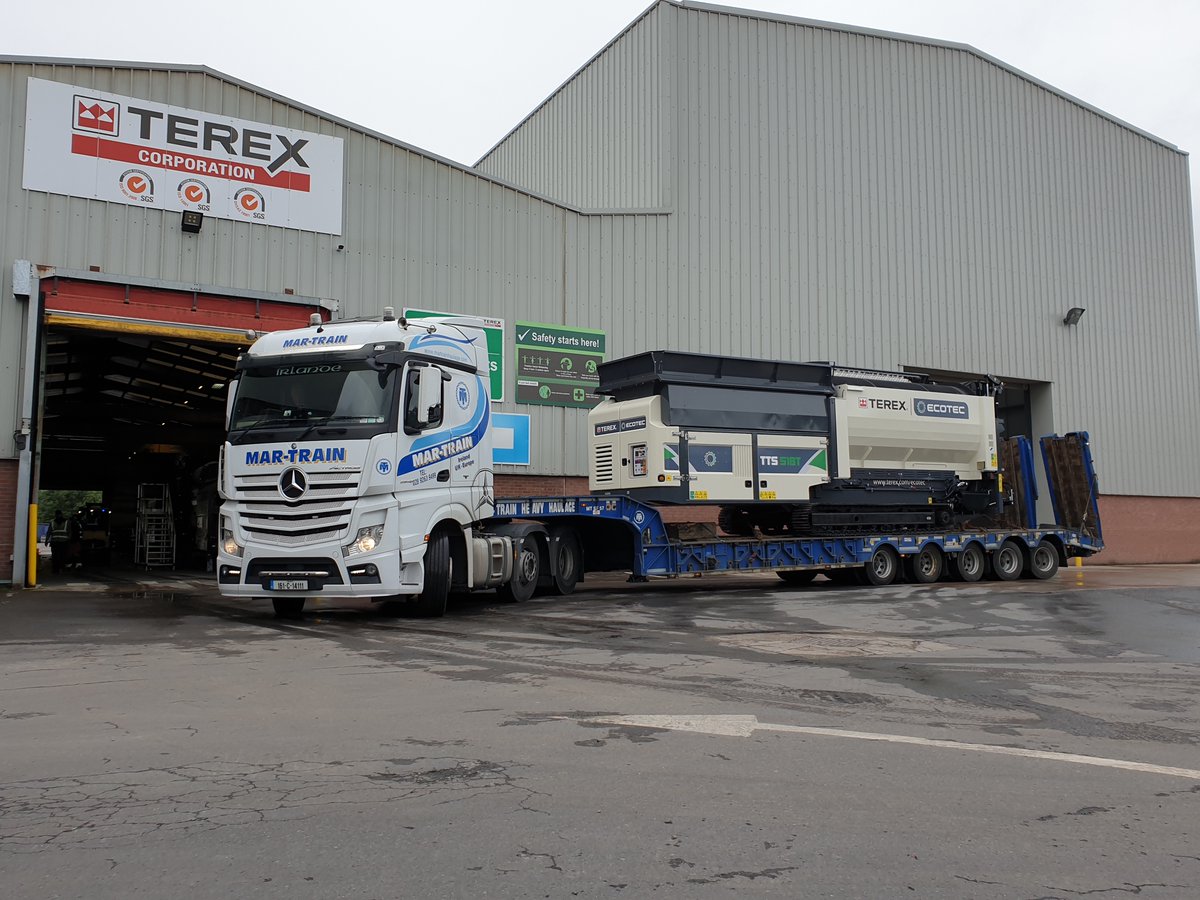 TerexEcotec's tweet photo. Our prototype TTS 518T loaded up and leaving the factory to begin testing onsite #New #Trommel #Screening #TTS518 #Ecotec https://t.co/HRZlJ72mCm