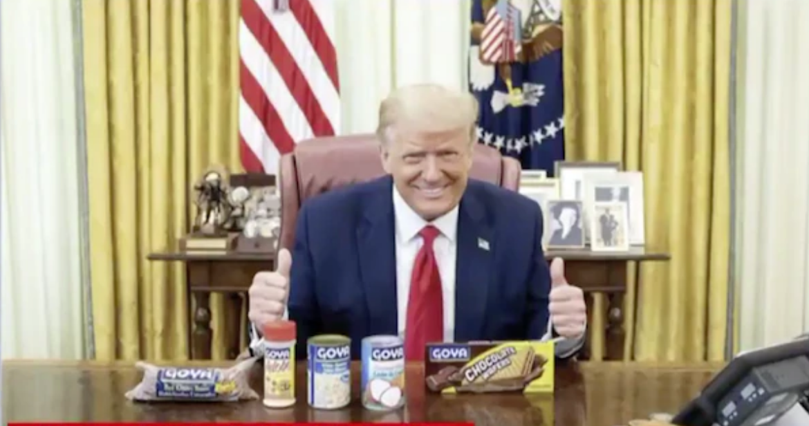 jetKulshan's tweet photo. .@realDonaldTrump our shuckster-in-chief hawking beans in the oval office. Yeah, let's #maga and #kag #DumpTrump2020. Really folks, we have a snake oil salesman in the oval office. Astounding. https://t.co/9vW6IgzUJP