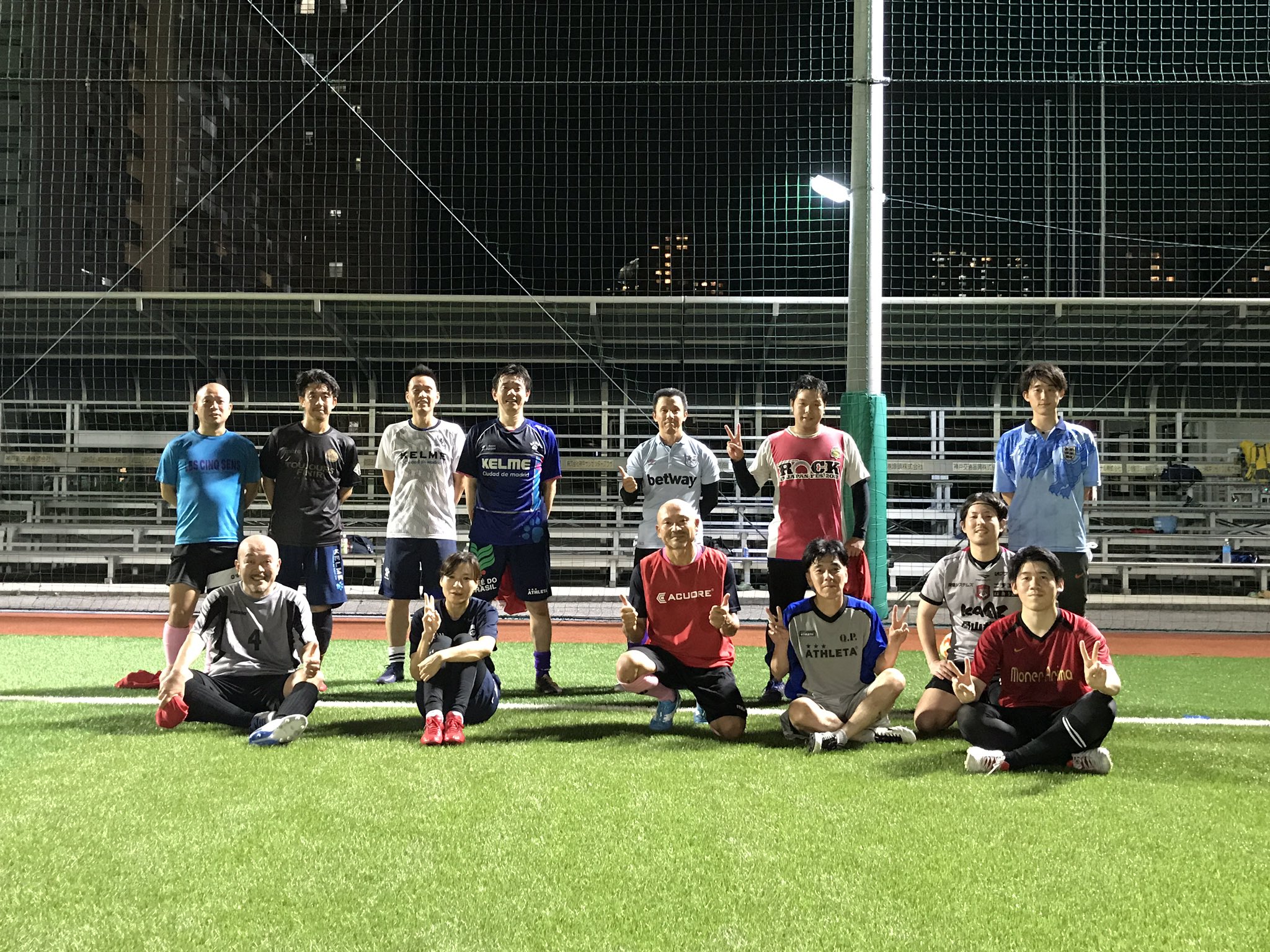 Joga Mais Joga Juntoスクール 大人のenjoyサッカー 今日も楽しくボールが蹴れました ご参加いただいた皆様ありがとうございます 大人のenjoyサッカー 毎週木曜日 楽しむがモットー サッカー仲間 T Co Grppnspeiy Twitter