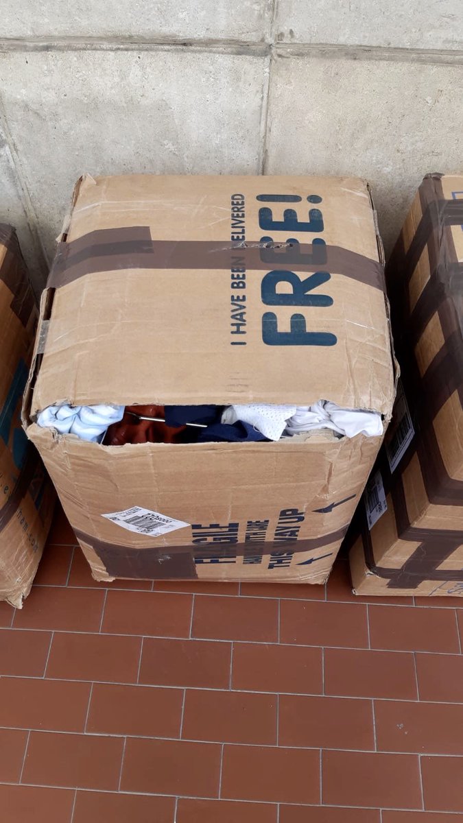 schooldisplays1's tweet photo. Used @worldwideparcel to send 6 parcels to Italy, most of them arrived damaged, such a disappointment https://t.co/xaDxccFbNP