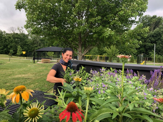 MrsMurr101's tweet photo. UTMS garden is moving along. Thank you Mendham Garden Center, Clinton Elks, and Ms. Spann. #TheU #UTMSFamily #TigerPride https://t.co/92JZSAGhpP
