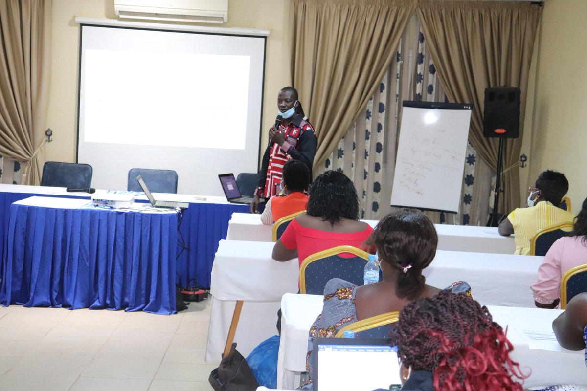 SOSJD_asso's tweet photo. The consortium SOS JD, GT/SR, CERA-FP, @cgd_burkina have equipped young people to use the common framework, which is a tool for monitoring indicators, contraceptive commodity expenditures and comparative analysis of data over several years
@pai_org @Hewlett_Found @reinelydia https://t.co/fLasc26jj4