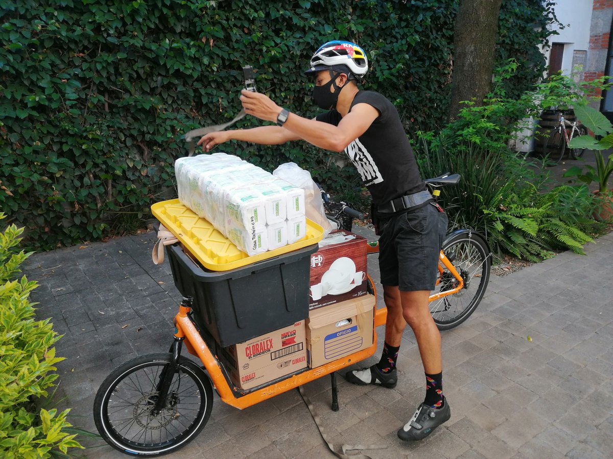 NosotrxsMX's tweet photo. Hoy con #RodandoAyuda entregamos más de 100 kg de canasta básica a @CasaTochan. ¡Muchas gracias a todas las personas que donaron más de 45,000 pesos en @DonadoraOrg! https://t.co/1CTYFf4Die