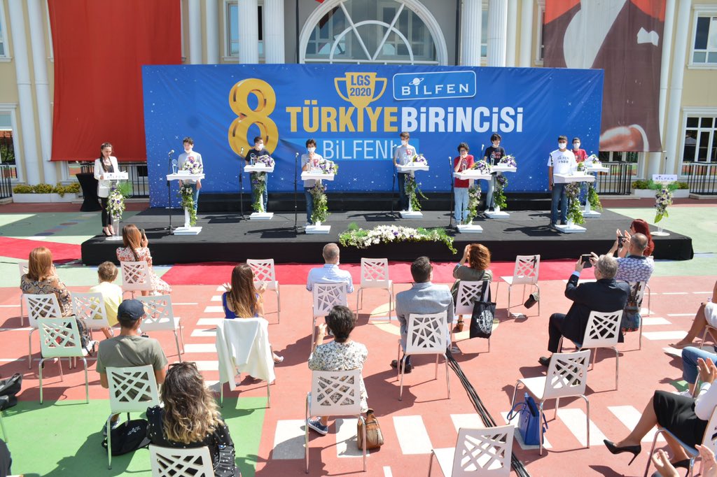 Bilfen Okullarında #LGS2020 Türkiye 1. si olan 8 öğrencimizin yanısıra;
1917 öğrencimizin 427 si 1% lik dilimde ve 705i 2% lik dilimde yer almıştır. Tüm öğrencilerimizi bu gururu bu yılda yaşattıkları için tebrik ediyorum. 
#BilfendeBaşarıTesadüfDeğildir
#KazananlarınOkulu