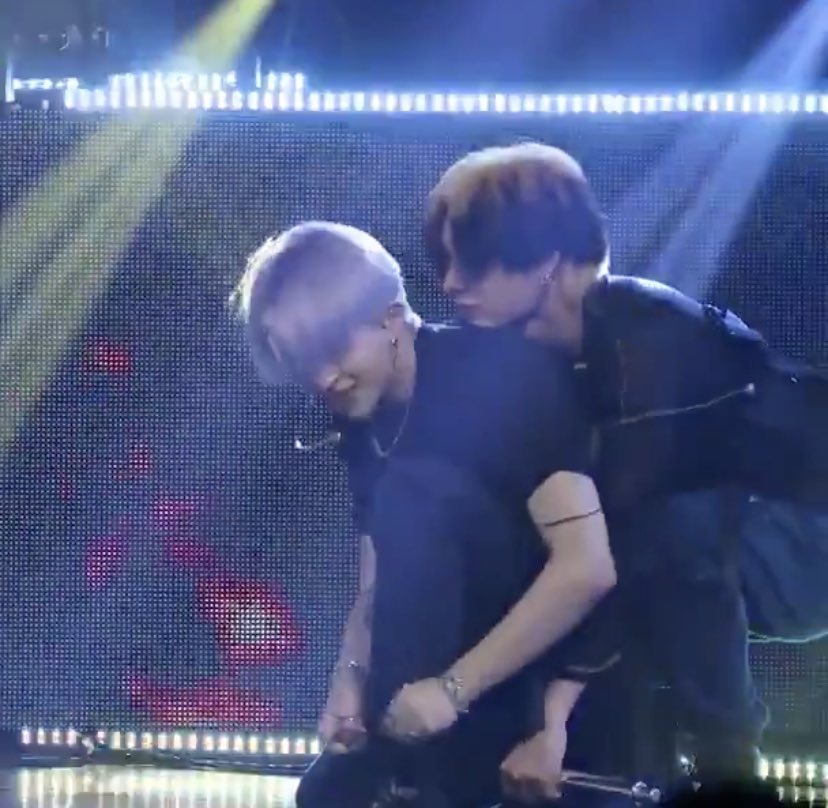 ᵗⁱⁿʸ ᴊᴜɴɢ sᴜʙɪɴ ( ´•̥-•̥` )