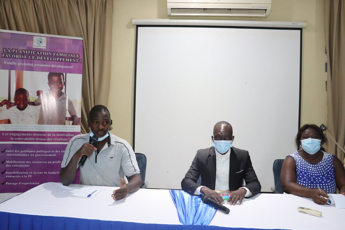 SOSJD_asso's tweet photo. The consortium SOS JD, GT/SR, CERA-FP, @cgd_burkina have equipped young people to use the common framework, which is a tool for monitoring indicators, contraceptive commodity expenditures and comparative analysis of data over several years
@pai_org @Hewlett_Found @reinelydia https://t.co/fLasc26jj4