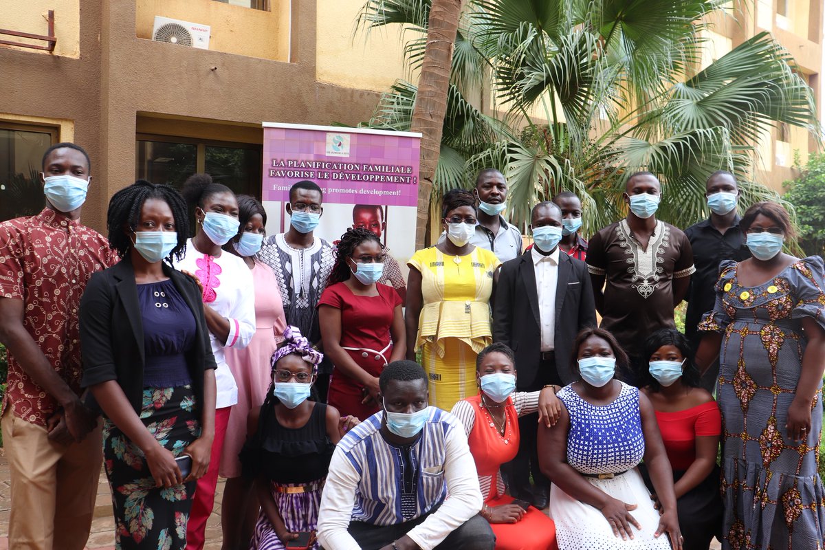 SOSJD_asso's tweet photo. The consortium SOS JD, GT/SR, CERA-FP, @cgd_burkina have equipped young people to use the common framework, which is a tool for monitoring indicators, contraceptive commodity expenditures and comparative analysis of data over several years
@pai_org @Hewlett_Found @reinelydia https://t.co/fLasc26jj4