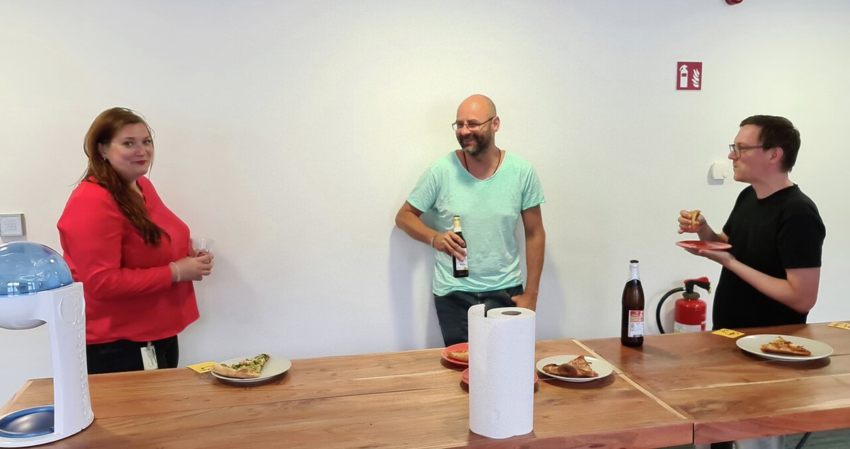 ME__digital's tweet photo. Another "Feierabend" - another Pizza &amp; Beer night 🍻 🍕 https://t.co/IxBFvjMUKu