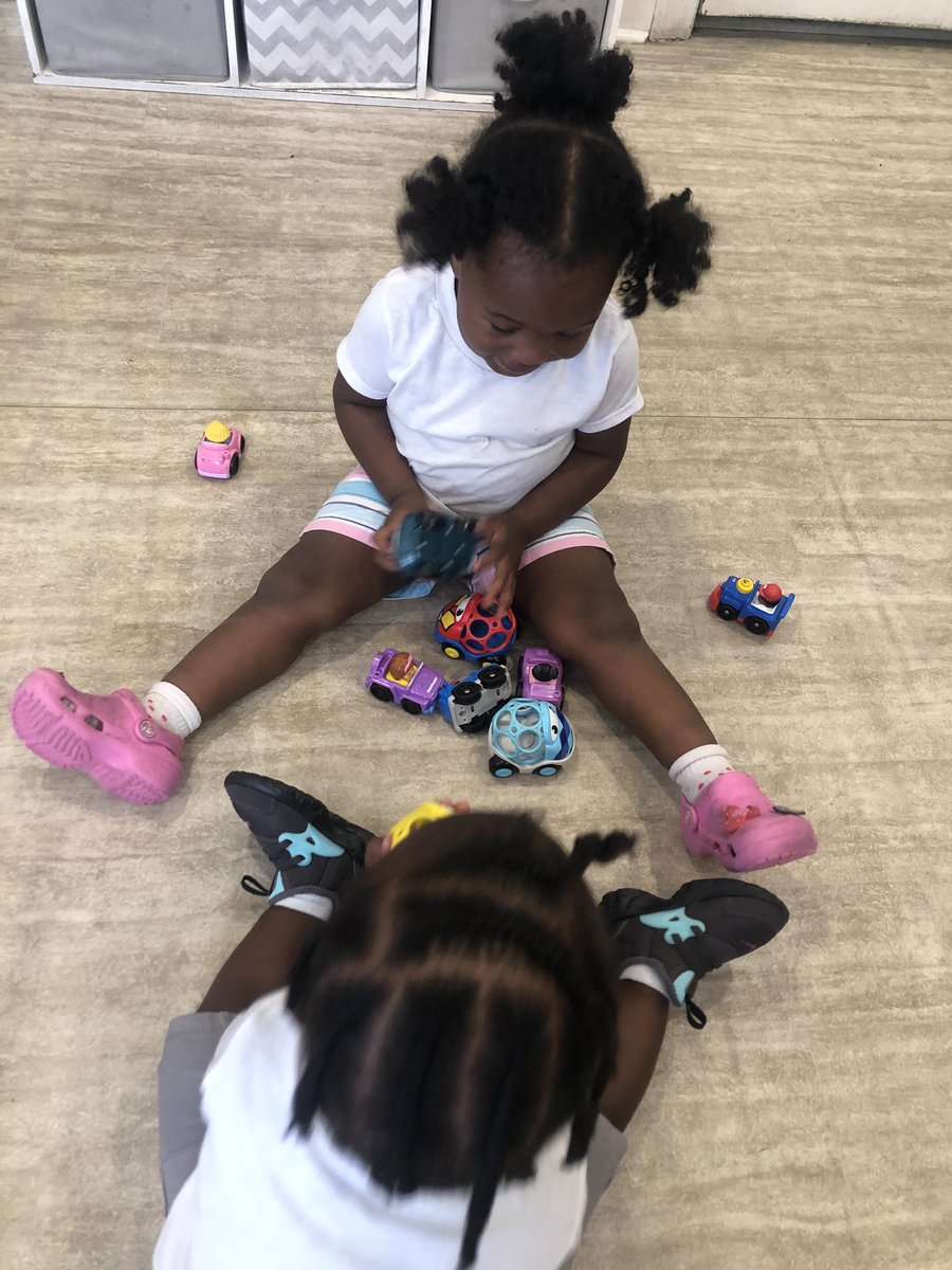 Unique Little Hands tweet media