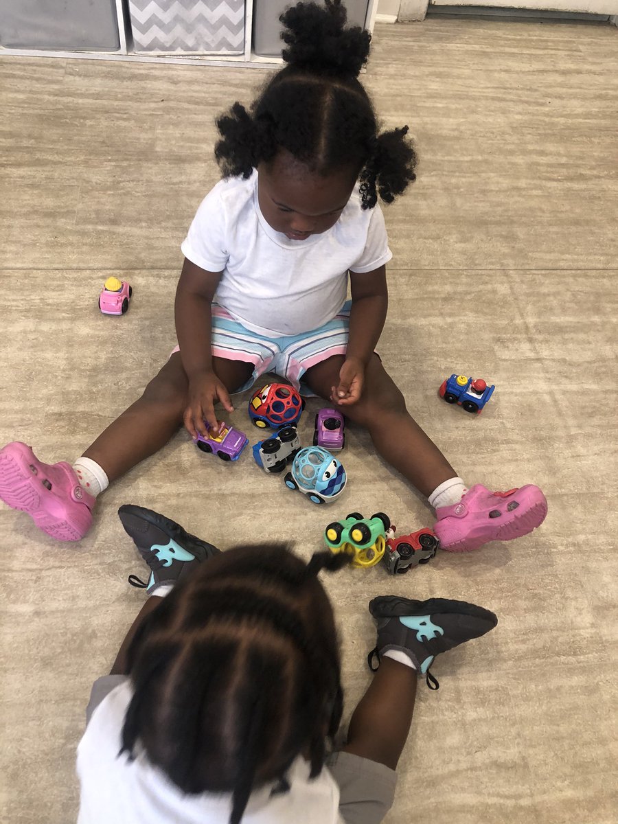 Unique Little Hands tweet media