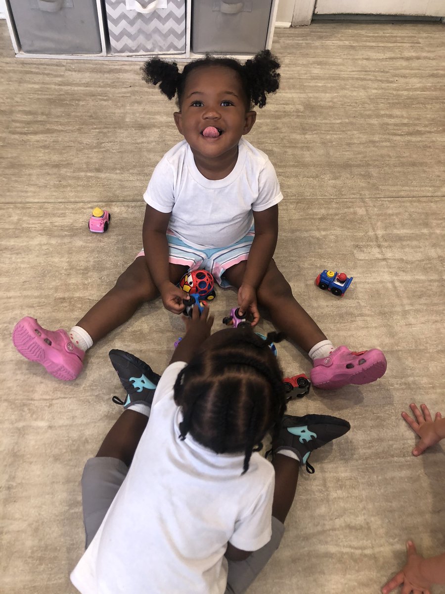 Unique Little Hands tweet media