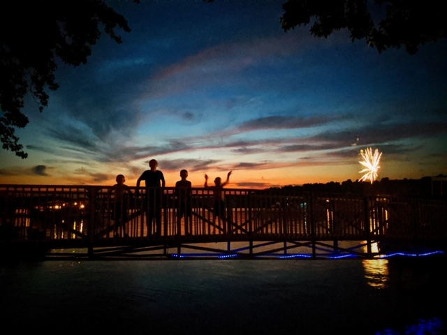 A beautiful sunset shot from Tim Eastman at Whispering Oaks Resort on Kentucky Lake this past Fourth of July!  #kentuckylake