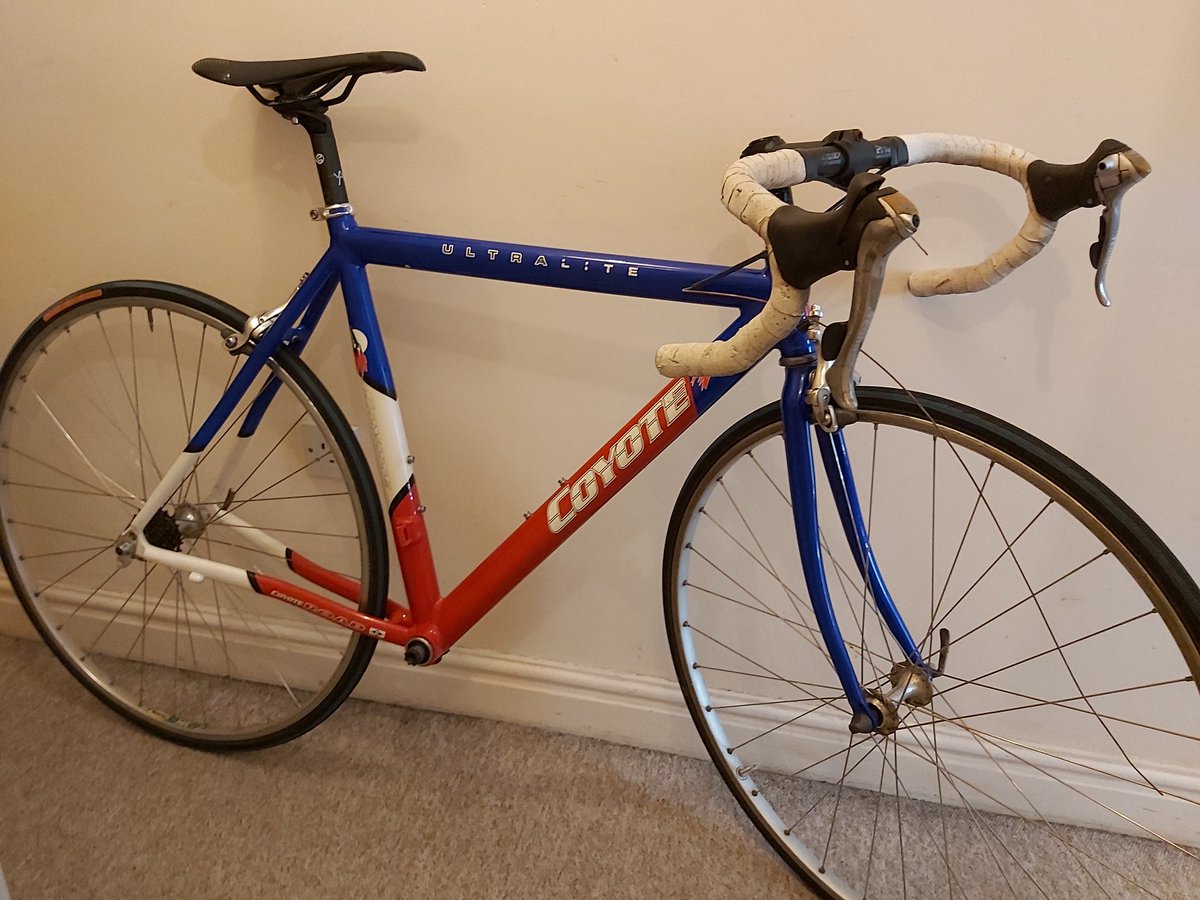 BeltonBikes's tweet photo. Starting to look like a #bike again #projectroadrunner #cycling https://t.co/6VcUe0eKwA