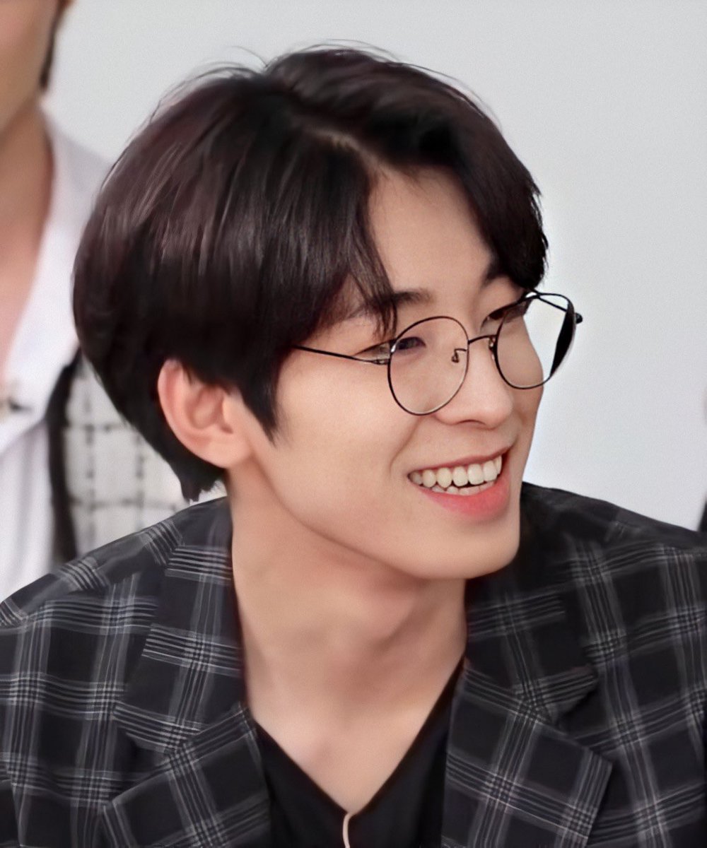 17CARATS_INA's tweet photo. Caratdeul.. buat yang mau ucapin ulang tahun ke Wonwoo bisa pakai hastag dibawah ini yaa :
#여름밤_별빛같은_원우야_생일축하해 
#MyYouthWONWOOday
#Happy_Wonwoo_Day

jangan lupa tetep mention @pledis_17 biar tetep stay di Billboard Social 50. https://t.co/dgvhT4yqJd