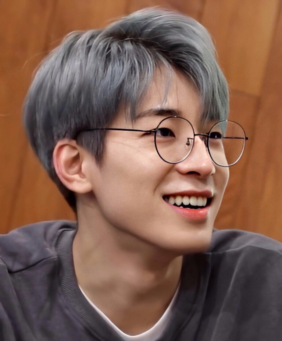 17CARATS_INA's tweet photo. Caratdeul.. buat yang mau ucapin ulang tahun ke Wonwoo bisa pakai hastag dibawah ini yaa :
#여름밤_별빛같은_원우야_생일축하해 
#MyYouthWONWOOday
#Happy_Wonwoo_Day

jangan lupa tetep mention @pledis_17 biar tetep stay di Billboard Social 50. https://t.co/dgvhT4yqJd