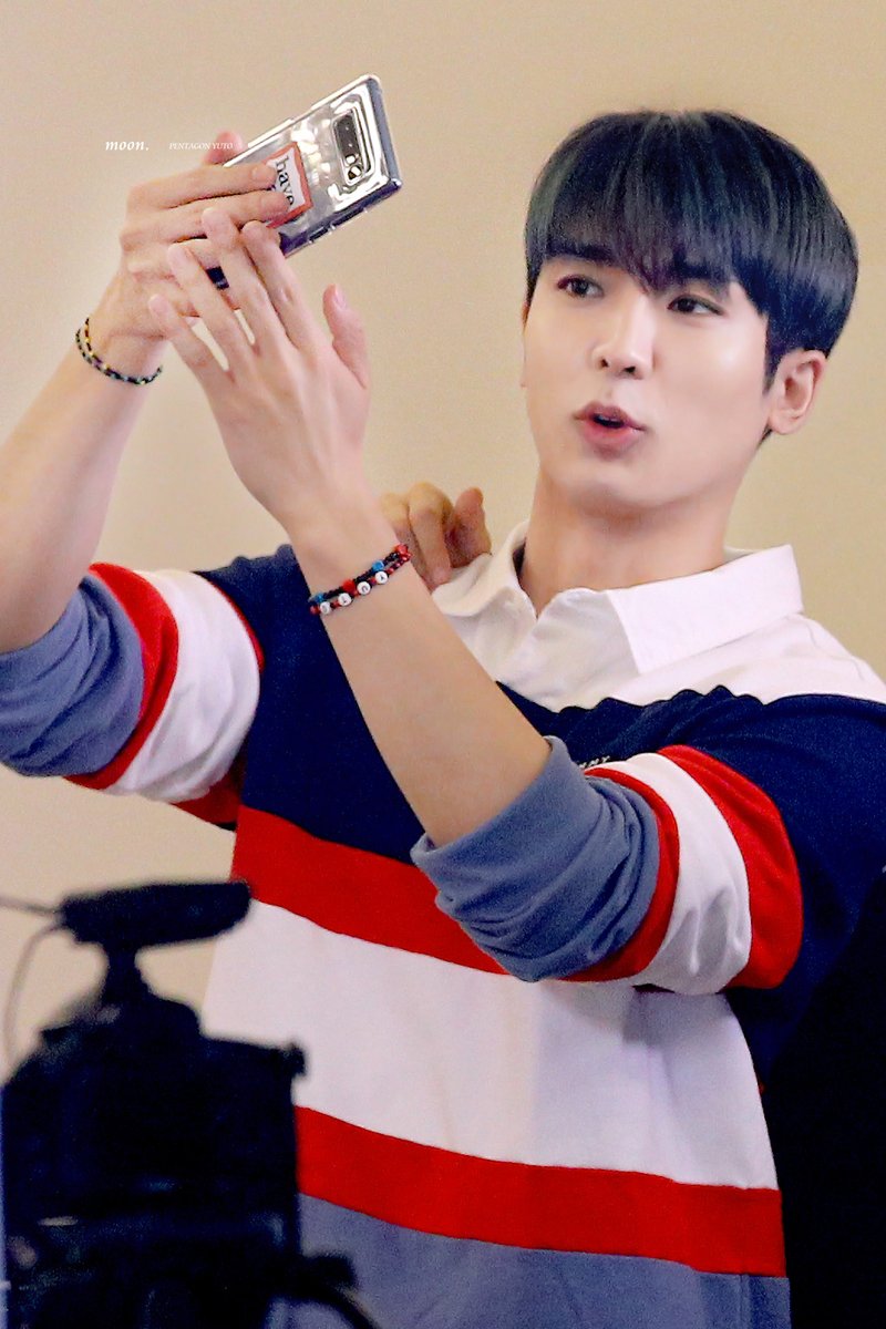 moon161010's tweet photo. 200716 HQ

화질 나쁘지만 표정 귀여우니까..
예쁘게 보세요 ㅜㅅㅜ

#펜타곤 #PENTAGON #ペンタゴン 
#유토 #YUTO #ユウト 
@CUBE_PTG https://t.co/49bnjoHJP9