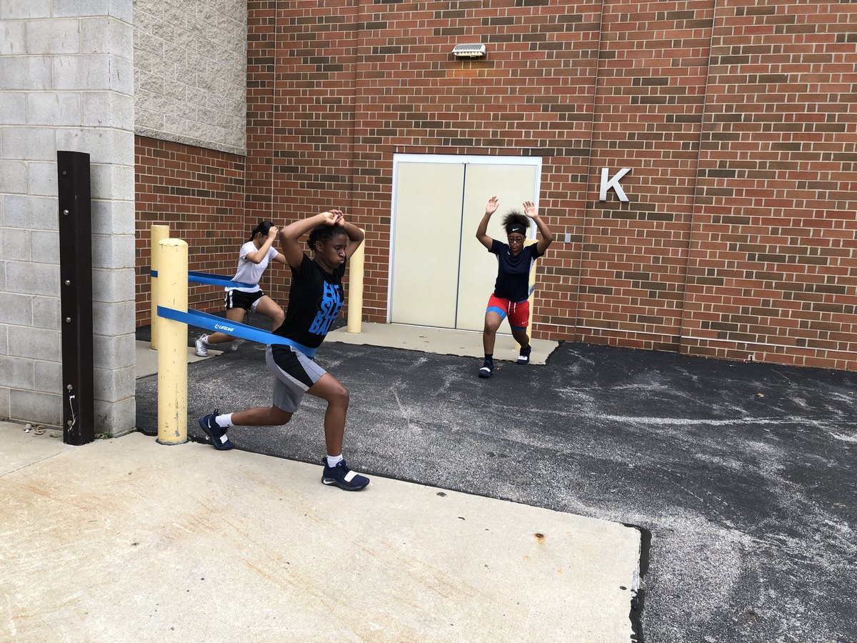 EuclidGirls's tweet photo. Great week of outdoor workouts! https://t.co/ppiIOmkMhh