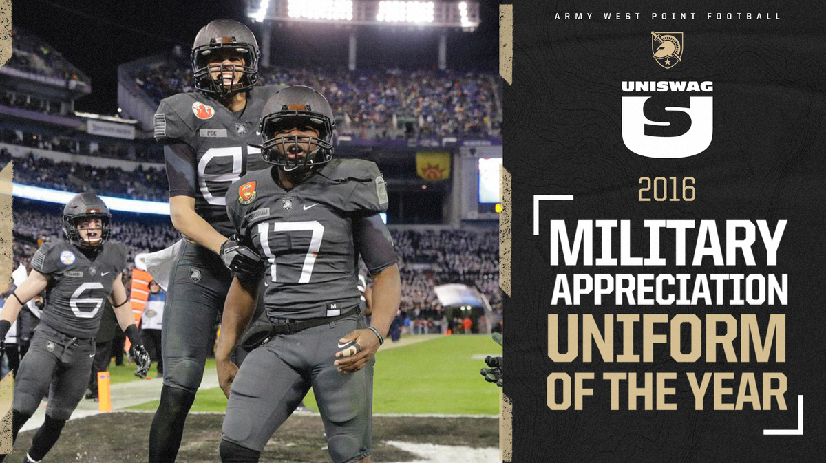 ArmyWP_Football's tweet photo. On this #ThrowbackThursday, we honor our 2016 Award-winning @Nike 82nd Airborne Division Uniforms. They are as sweet as our victory that night, and @UNISWAG seems to think so too. #Streakbreaker #GoArmy https://t.co/AxlxClZKOT