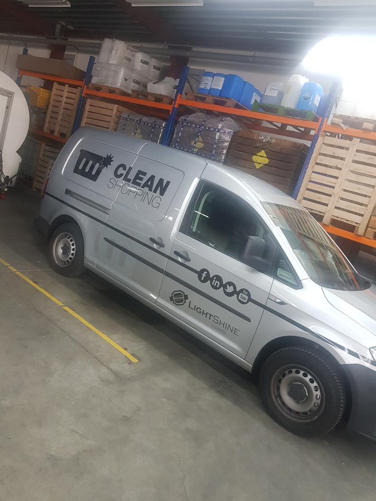 LightshineMB's tweet photo. Nieuwe auto erbij voor de bestellingen voor www #cleancarts #cleanshopping #lightshine https://t.co/SVIPV97XfW
