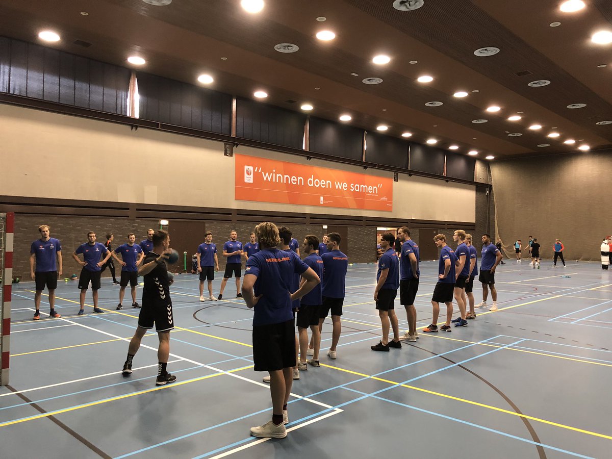 Vandaag waren we te gast bij de Handbal Academie op <a href="/Papendal/">Papendal</a>. Een soort waterpolo op het droge...Dank voor de leuke training! #teamnl