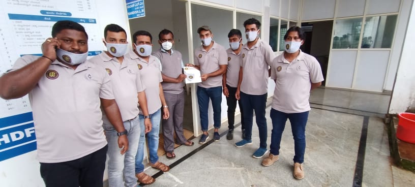 KodaguTeam's tweet photo. #ಕೊಡಗು_ಆಕ್ಷನ್_ಟೀಂ ನ ಸದಸ್ಯರು ಇಂದು #ವಿರಾಜಪೇಟೆ ತಾಲ್ಲೂಕಿನ #ತಹಶೀಲ್ದಾರ್_ಶ್ರೀ_ನಂದೀಶ್ ಸರ್ (#ಕೆಎಎಸ್) ಅವರನ್ನು ಭೇಟಿಯಾಗಿ ಪ್ರಕೃತಿ ವಿಕೋಪದ ಸಂದರ್ಭದಲ್ಲಿ ಮತ್ತು ಯಾವುದೇ ಸಂದರ್ಭದಲ್ಲಿ  ಸ್ವಯಂ ಸೇವಕರ ಅವಶ್ಯಕತೆ ಇದ್ದರೆ ನಮ್ಮನ್ನು ಸಂಪರ್ಕಿಸಲು ಮನವಿ ಮಾಡಿಕೊಳ್ಳಲಾಯಿತು. https://t.co/6WEuLp5Zkx