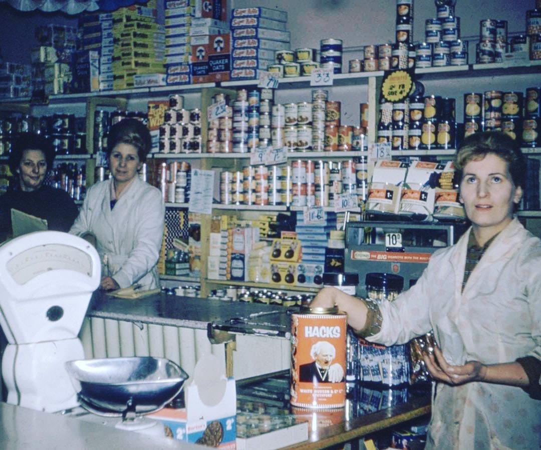 comgraphx's tweet photo. Did you know it's "Get to Know Your Customers Day"?

When businesses get to know your customers, you also get to know more about what you need to grow. Remember when Main Street businesses were locally owned and operated? The owners knew you by name! #CustomerService https://t.co/hZd7RhfddJ