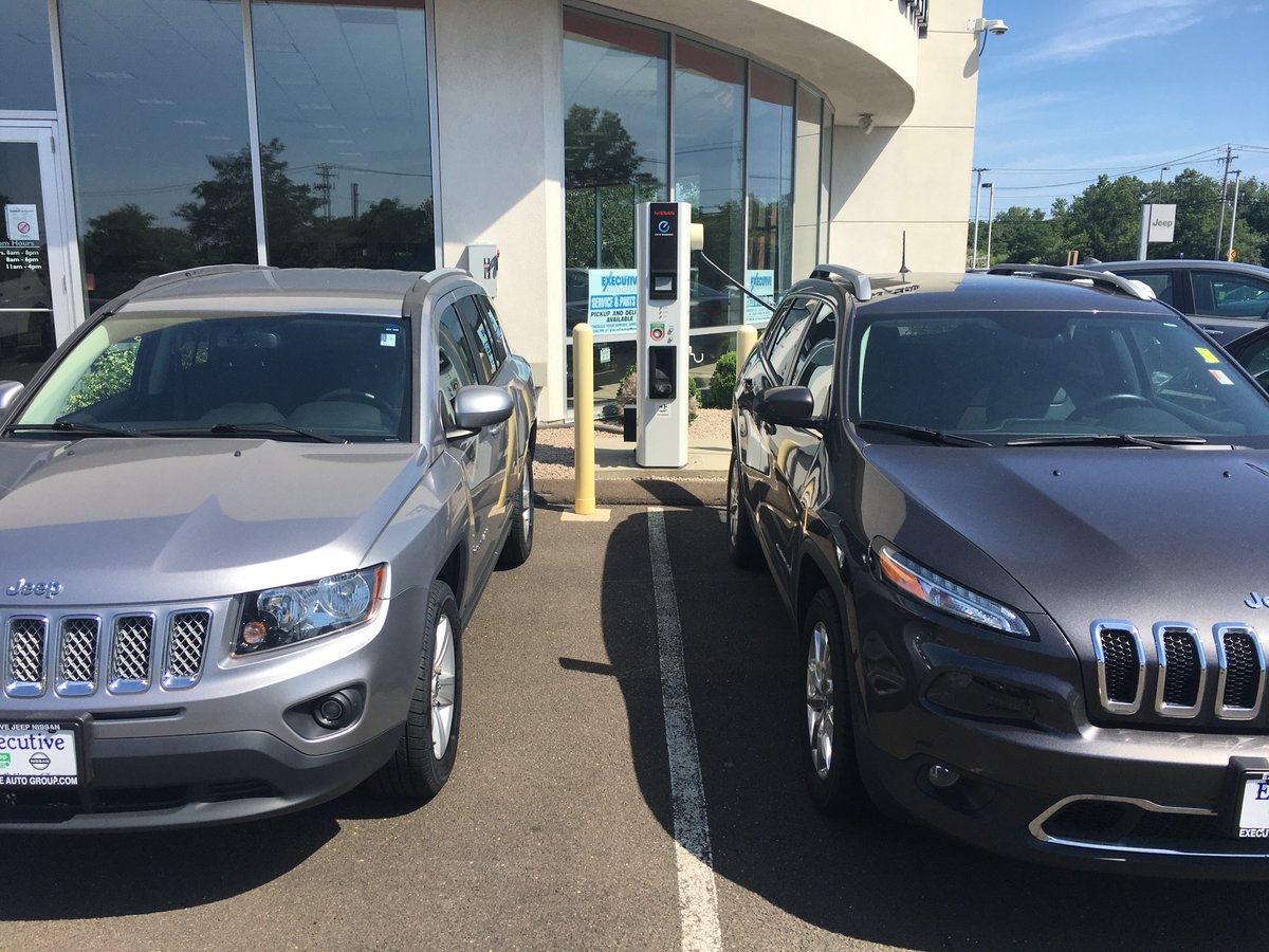 soverylarry's tweet photo. @ExecJeepNissan  I stopped by today to take advantage of your fantastic free Level 3 electric for Nissan vehicle owners. When I pulled my Leaf in I found both spots occupied by your gas engine cars. https://t.co/C2AmdFwPbI