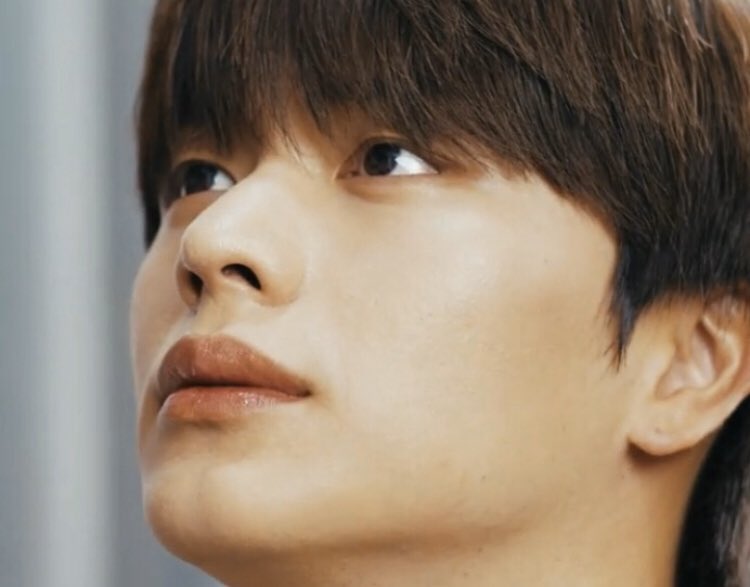 Here's a compilation of Yook Sungjae's cleft chin  #YookSungjae  #육성재  #비투비  #BTOBPhotos are not mine. Credits to the owners.You may reply or add pictures as well.