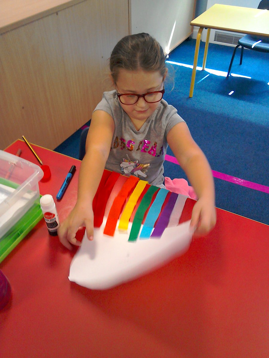 mrssketchmps's tweet photo. Amazing rainbow crafts today #mps https://t.co/hpWCTB11Fw