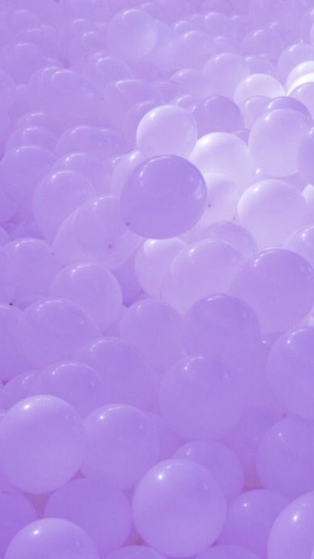 Luke Hemmings as balloons: a thread to celebrate his 24th birthday <3