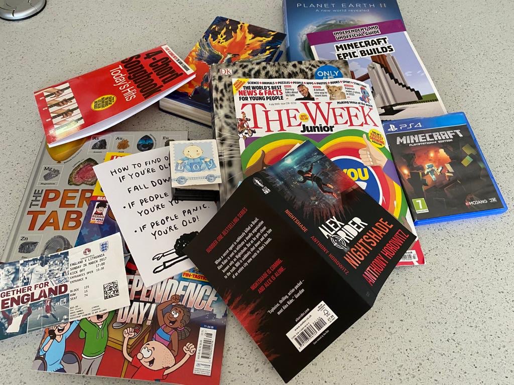 TeresaCremin's tweet photo. Calling teachers with families! Do join the #ReadingTreasure Hunt today! 🌈🌈🌈 Fun online or @home a chance to find reading that’s precious-makes you laugh-and is everyday @MichaelRosenYes @jonnybid @_Reading_Rocks_  Share your horde🧶 https://t.co/bGHzhhey81 🧶#ReadingTogether https://t.co/rpLCfdjfp9