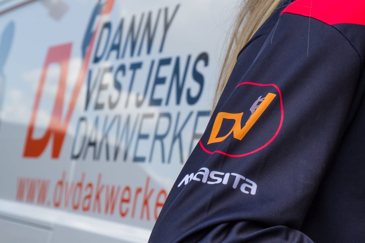 mvc19's tweet photo. Onze toekomst = #klaarvoordetoekomst 

In samenwerking met Danny Vestjens Dakwerken, @SPORT2000NL De Bruijn en @Masita_Sports presenteren wij het nieuwe MVC'19 uitshirt 😍 https://t.co/lZqEN7YS51