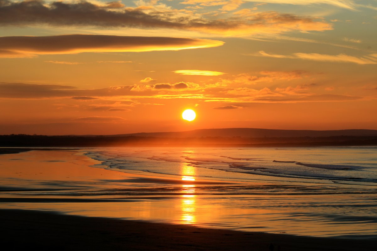 jorrrdy's tweet photo. What does the sea mean to me? #SeaToMe is all about my local coastal heritage of Killala Bay, North Mayo. Work in the North Atlantic Ocean, fascination with Marine life and providing a source of adventure. As an island nation we are all linked with this incredible resource 🌊 https://t.co/22CGqAB0iG