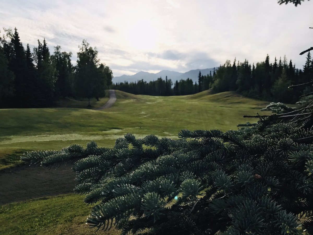 SheronKPatrick's tweet photo. #Construction is a staple in #Alaska and @BBBNWP is proud to be apart of, and partner with the #Anchorage Home Builders Association! The birds are singing, the sun is out and it’s a great day to play some golf! 🏌️‍♀️⛳️🏌️#StartWithTrust #BBBAK #BBB #Golf https://t.co/JFUASMxH1p