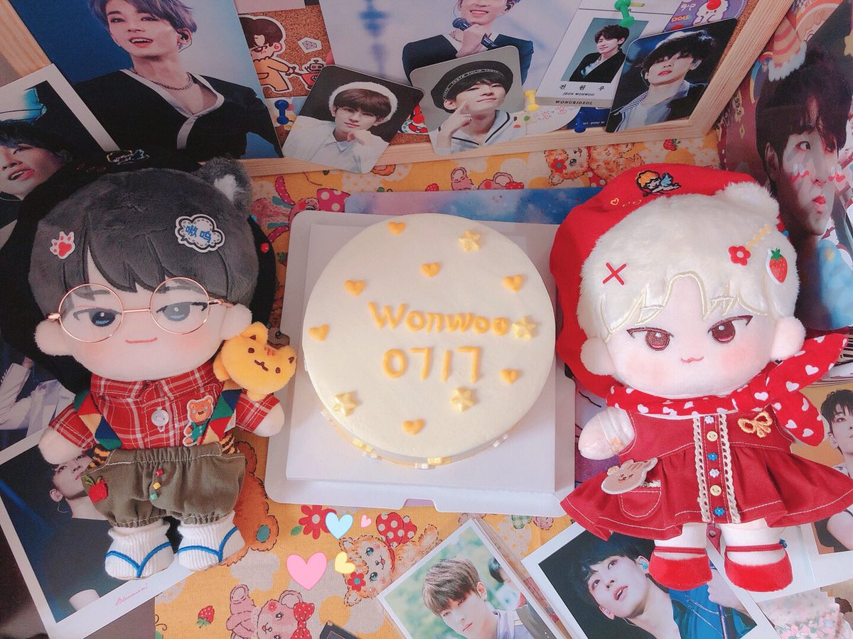 SeventeenWS0104's tweet photo. #여름밤_별빛같은_원우야_생일축하해
#MyYouthWONWOOday 
#HAPPY_WONWOO_DAY 
Happy birthday my boy🥳
Wish you a happy&amp;healthy year💜

（Two dolls have already back to factory. I ate this cake half a month ago.😅） https://t.co/hxH6wKgqJj