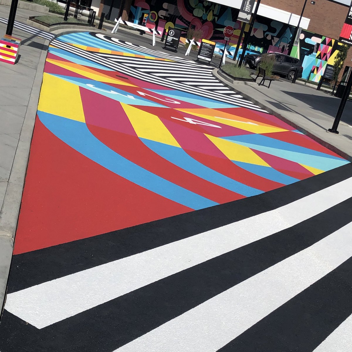 MatthewConrod_'s tweet photo. Big fan of the new #yycblockparty installation at @DeerfootCity. https://t.co/QZj1Dqyw7C
