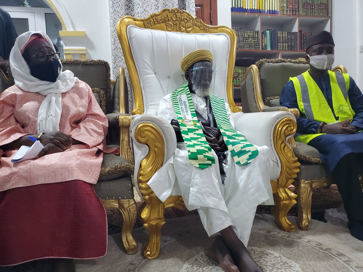 OfficeImam's tweet photo. His Eminence the National Chief Imam of Ghana has been decorated the *ROAD SAFETY GOODWILL AMBASSADOR* today by the NRSA to promote th campaign against indiscipline n reckless driving n to encourage drivers to observe Road Safety protocols.
Long live His Eminence.
Long live Ghana https://t.co/NXCwKzCVi3