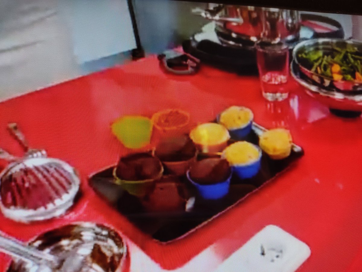 aprendeconjulia's tweet photo. Hasta muffins en la olla 🙈
@madresfera @Saboresfera #AMCEspaña #RecetasAMC #ComerMejorVivirMejor https://t.co/IMCd46fjcJ