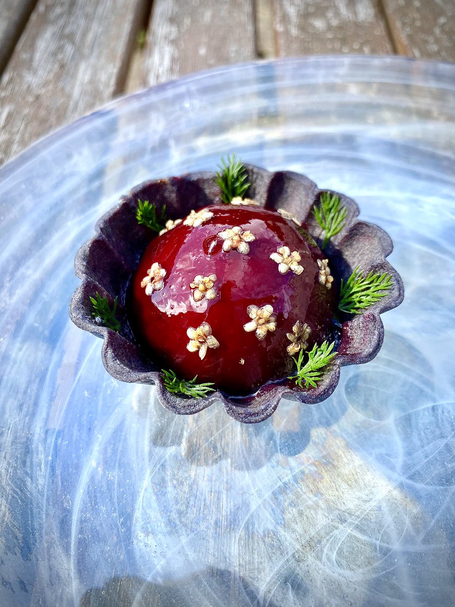 sijewitt's tweet photo. Comté - grape - elderflower- yarrow https://t.co/AUjZRwV8pb